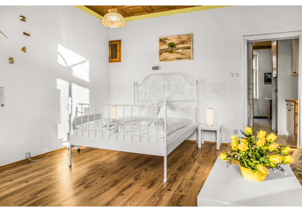 Welcoming 2Br Apt. Near Danube & Millenium Tower Wenen Buitenkant foto