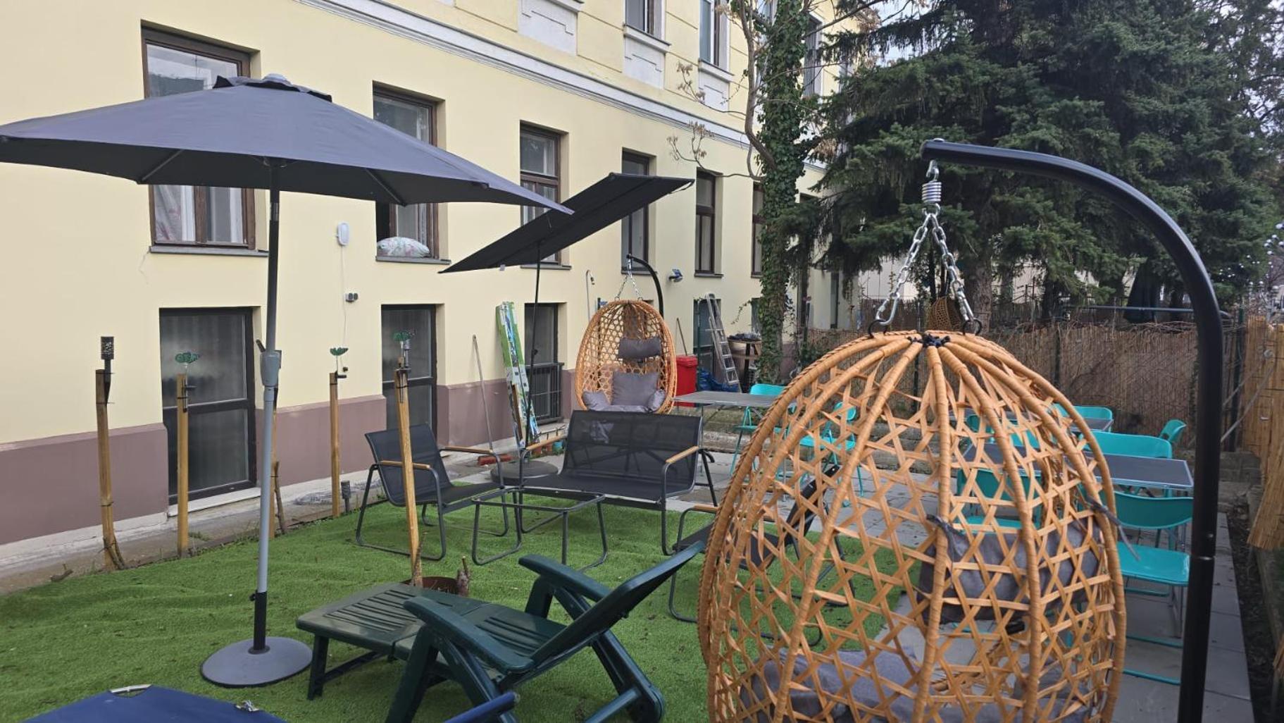 Welcoming 2Br Apt. Near Danube & Millenium Tower Wenen Buitenkant foto